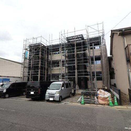 岡山県岡山市北区下中野  3階建