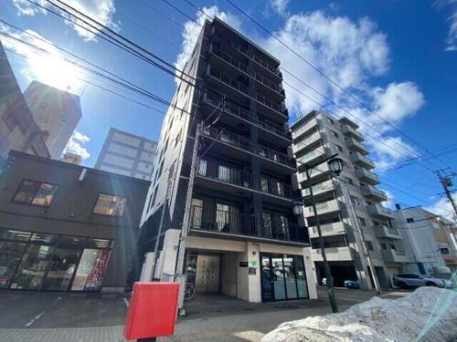 北海道札幌市中央区大通西１７丁目 8階建