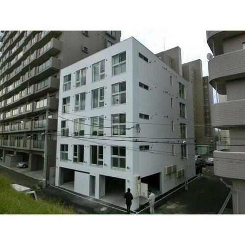 北海道札幌市中央区南十三条西１丁目 5階建 築12年