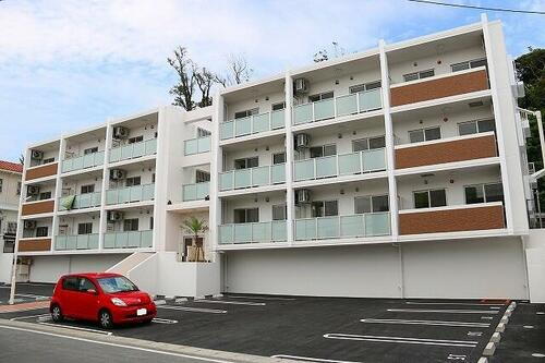 沖縄県中頭郡北中城村字島袋 賃貸マンション