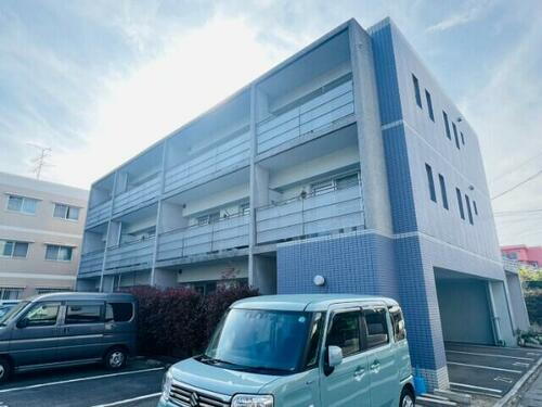 福岡県福岡市東区舞松原２丁目 3階建