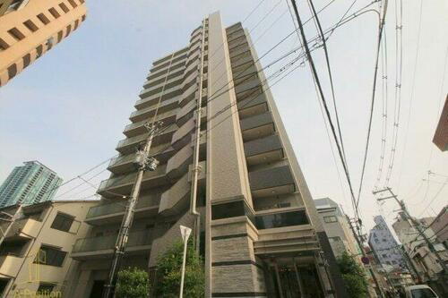 大阪府大阪市北区菅栄町 13階建
