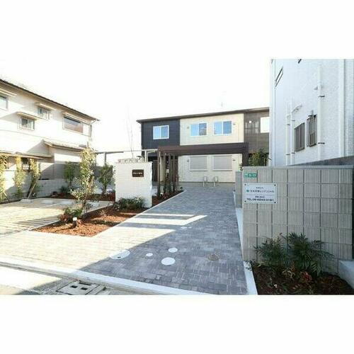 グラムール三国ヶ丘 2階建