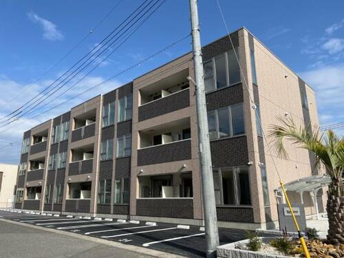 ルミエール 3階建