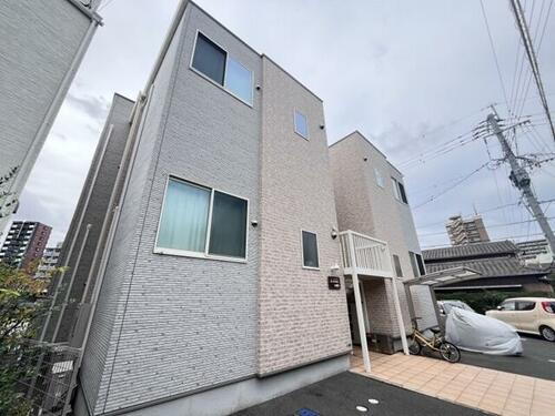 福岡県北九州市小倉北区片野１丁目 2階建 築6年10ヶ月