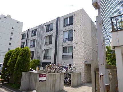 東京都新宿区西新宿３丁目 4階建 築19年11ヶ月