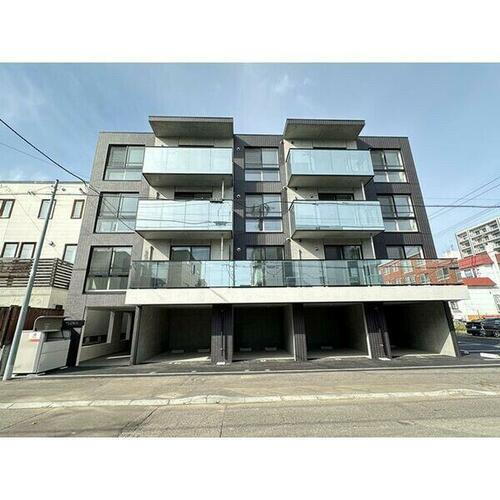 北海道札幌市中央区南十二条西１８丁目  4階建