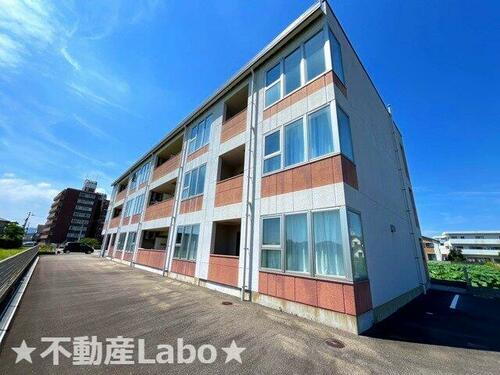 徳島県鳴門市撫養町斎田字東発 3階建 築8年12ヶ月