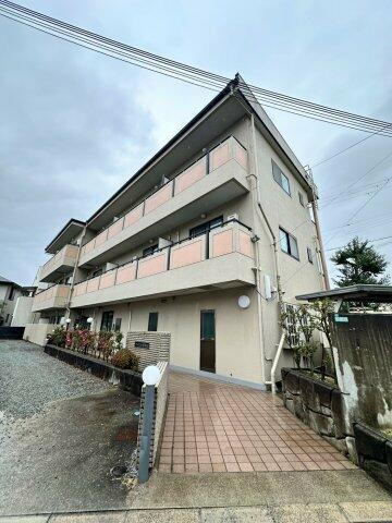 兵庫県西宮市愛宕山 3階建