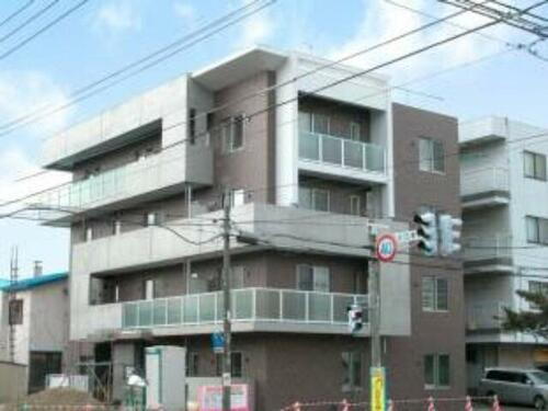 エスパス元町 4階建