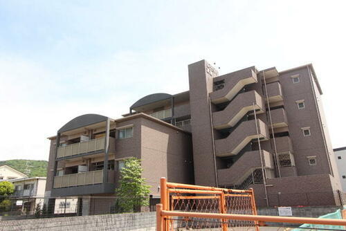 大阪府高槻市安満中の町 5階建 築23年3ヶ月