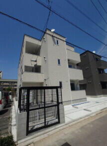 福岡県北九州市戸畑区牧山１丁目  3階建