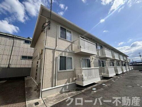 メゾン　アイジュ 2階建