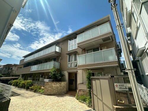 ベルメゾン池田 3階建