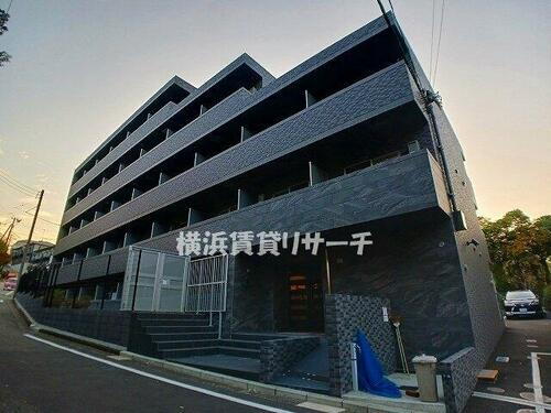 神奈川県横浜市港北区菊名３丁目 5階建