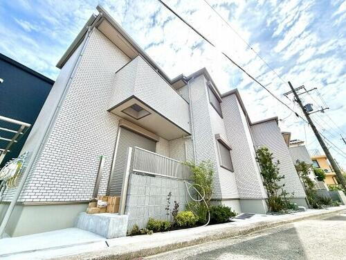 大阪府堺市西区浜寺石津町東５丁  2階建