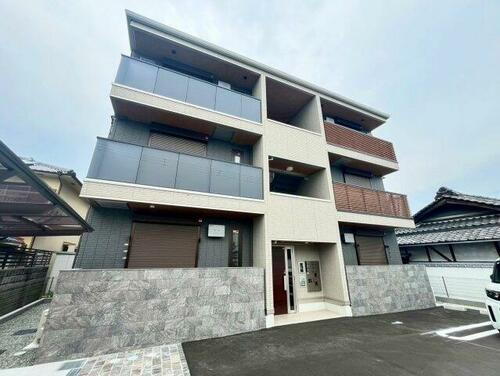 大阪府堺市中区八田南之町  3階建