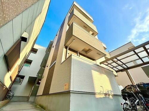 大阪府堺市堺区北向陽町１丁 築6年9ヶ月 3階建