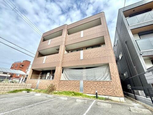 大阪府堺市堺区向陵中町１丁 築13年3ヶ月 3階建