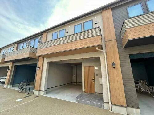 兵庫県姫路市八代本町１丁目 築1年11ヶ月 2階建