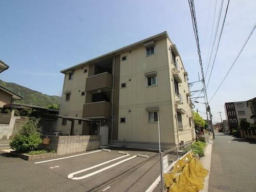 福岡県北九州市小倉北区足原１丁目 3階建