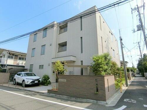メゾン　グリオット 3階建
