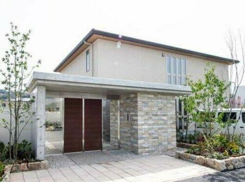 兵庫県姫路市継 築5年10ヶ月 2階建