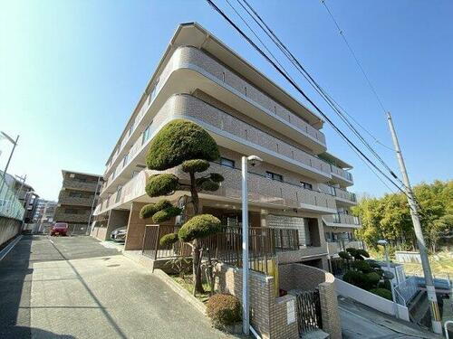 大阪府豊中市上新田４丁目 地上4階地下2階建