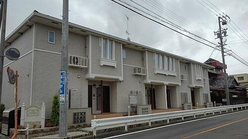 三重県鈴鹿市若松東１丁目 2階建