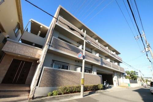 兵庫県尼崎市大島３丁目 3階建 築15年10ヶ月