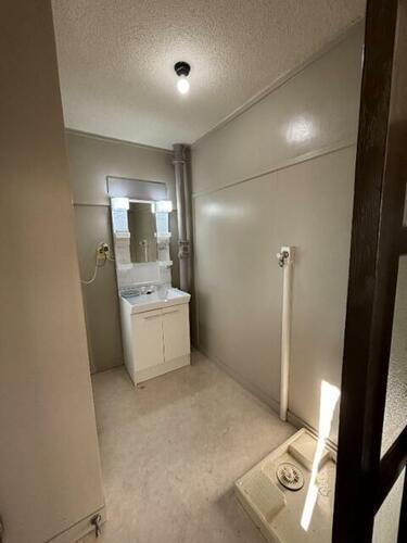 福岡県福岡市東区千早３丁目 築50年12ヶ月 7階建