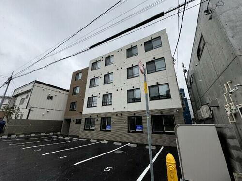 北海道札幌市中央区南十四条西１６丁目 4階建 築1年2ヶ月