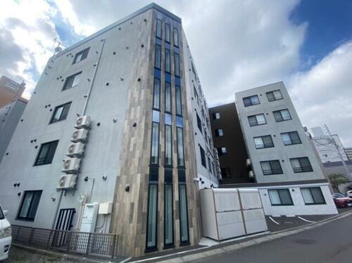 北海道札幌市中央区北七条西１１丁目 築4年11ヶ月 5階建