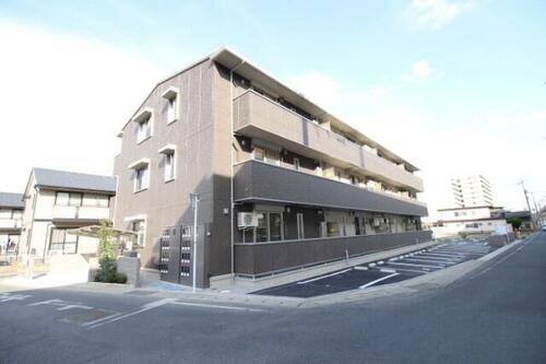 岡山県岡山市北区高柳東町 築7年2ヶ月 3階建