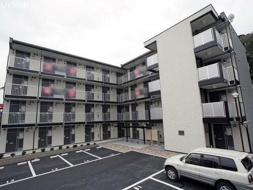 福岡県北九州市八幡西区折尾３丁目 築17年3ヶ月 4階建