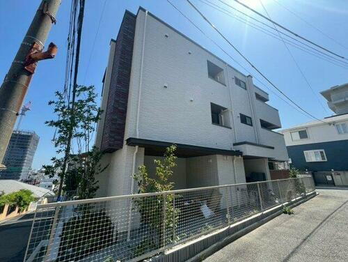 Ａｖｅｎｉｒ旭ヶ丘 3階建