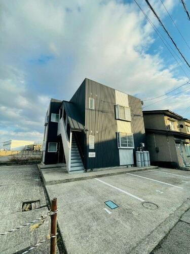 富山県富山市下奥井１丁目 賃貸マンション