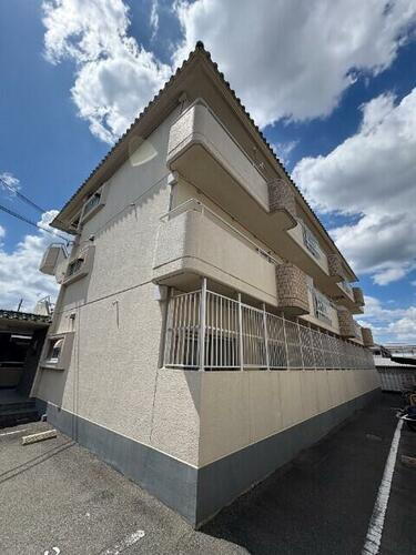 大阪府茨木市真砂１丁目 3階建