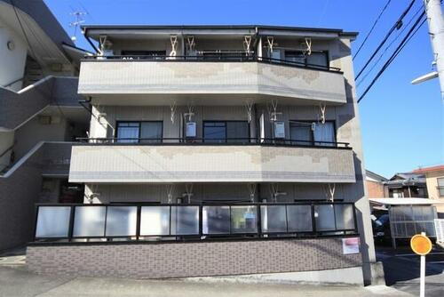 ヴィラ鈴村 3階建