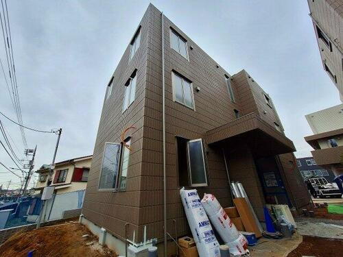 東京都練馬区石神井町５丁目 3階建
