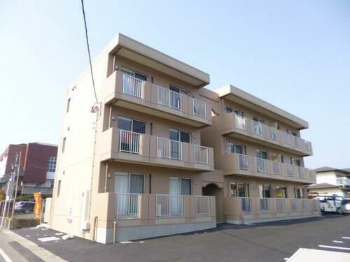 エトワール諫早 3階建
