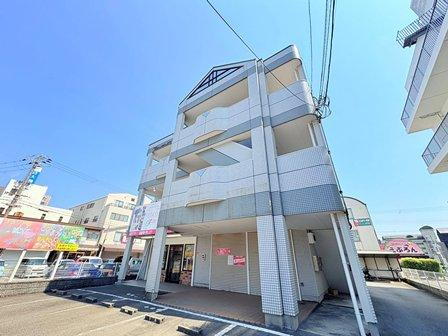 兵庫県姫路市広畑区東新町１丁目 3階建