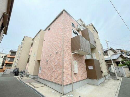 ハーモニーテラス湯里 3階建