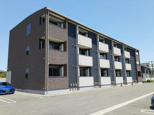 広島県福山市高西町川尻 3階建 築12年9ヶ月