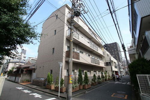 アヴェニール鶴見 4階建