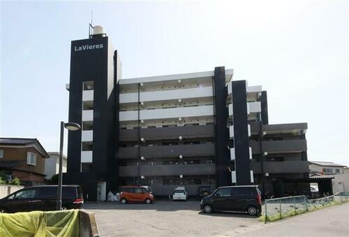 Ｌａ　Ｖｉｅｒｅｓ（ラヴィエール）