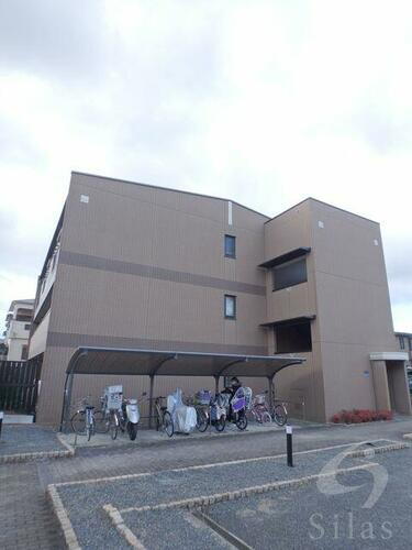 ソレーユ松村 3階建