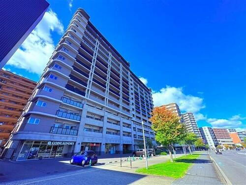 Ｐａｒｋ　Ａｖｅｎｕｅ　Ｅａｓｔ