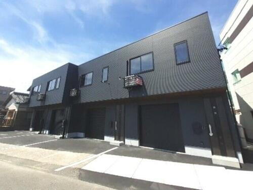 三重県津市江戸橋３丁目 テラスハウス