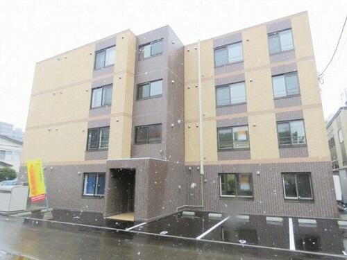 北海道札幌市南区澄川三条５丁目 築9年3ヶ月 4階建